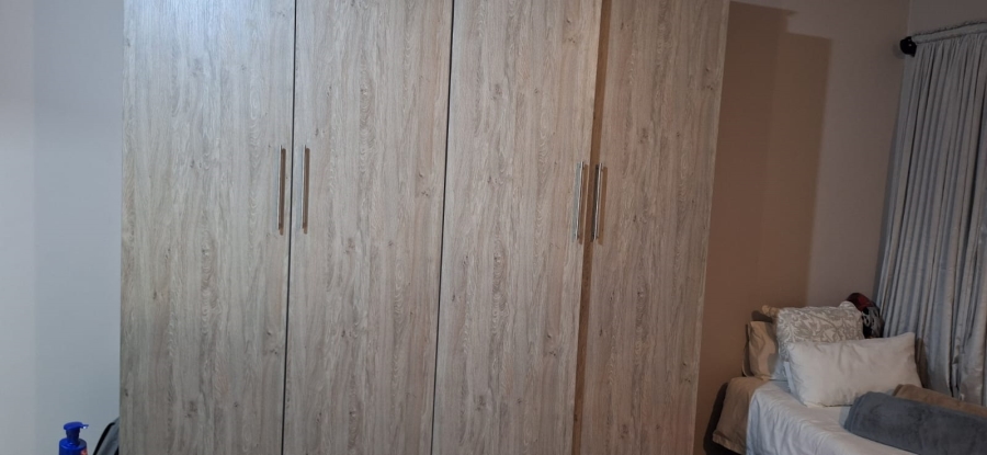 To Let 1 Bedroom Property for Rent in Wavecrest Eastern Cape